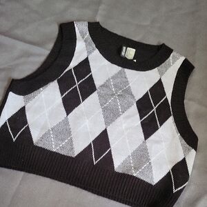 H&M Black/Gray Argyle Knit Vest